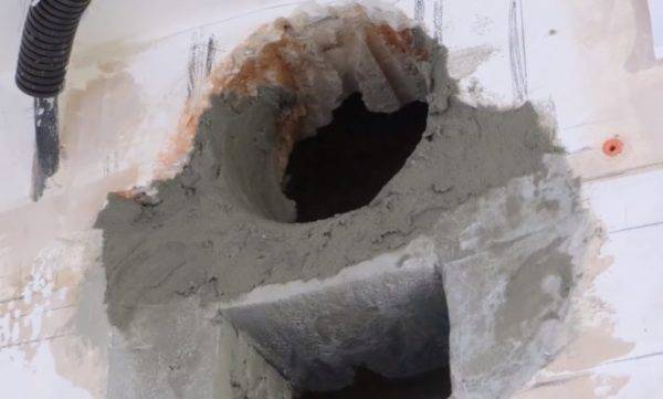 Est-il possible de percer un conduit de ventilation et de modifier la conception du puits de ventilation ?