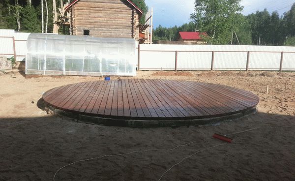 Construire une piscine fixe de vos propres mains