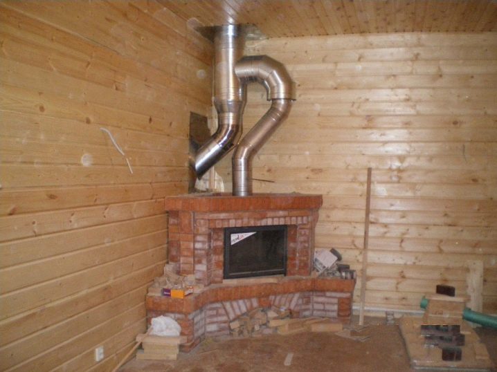 Dispositif de cheminée pour cheminée : dispositions générales + installation à l'exemple d'une version acier