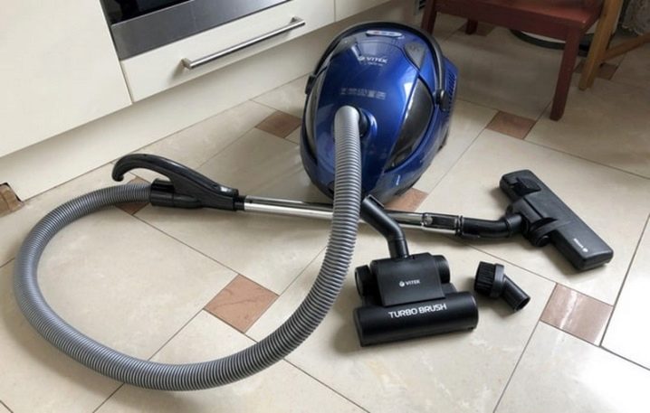 Test de l'aspirateur Vitek VT 1833 : l'aquafiltration à un super prix