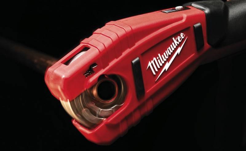 Coupe-tube pour tuyaux métal-plastique: types, lequel choisir et comment l'utiliser correctement