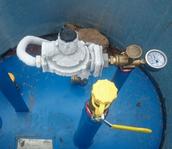 Réservoir d'essence gelé : causes courantes et moyens de résoudre rapidement le problème