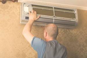 Installation d'un système de plafond divisé: instructions pour installer un climatiseur au plafond et le mettre en place