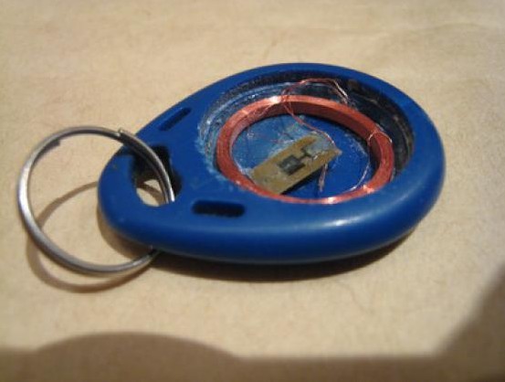 Programmation clé interphone à faire soi-même : trouver les solutions adaptées