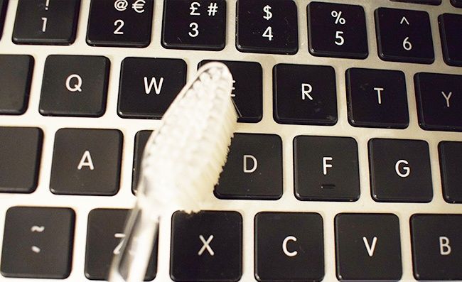 10 façons non conventionnelles d'utiliser une vieille brosse à dents