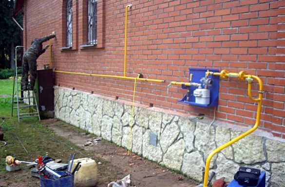 Gazéification d'une maison de campagne: étapes de raccordement d'un chalet au gazoduc principal