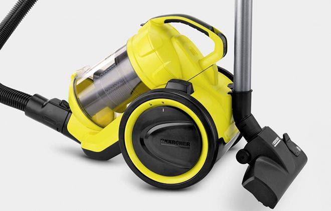 Test de l'aspirateur Karcher VC 3 : l'aspirateur parfait pour les surfaces lisses