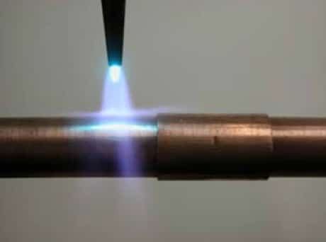 Comment les tuyaux métalliques sont pliés: subtilités technologiques du travail