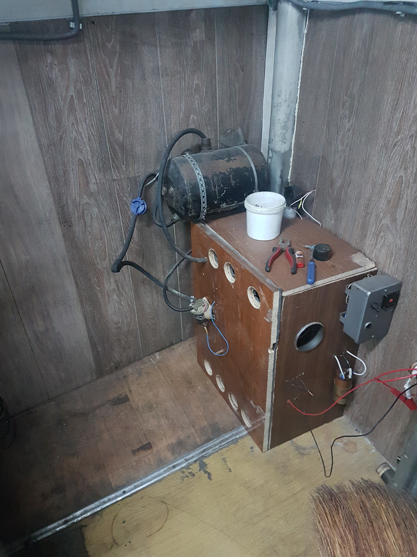 Chauffage dans le garage: comment chauffer - un moyen économique, comment le faire à moindre coût et rapidement, faites-le vous-même avec de l'antigel