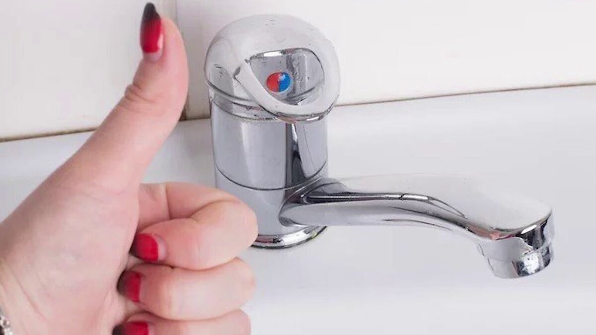 Comment enlever le calcaire d'un robinet : produits d'entretien pour robinet, aérateur dans la salle de bain et dans la cuisine