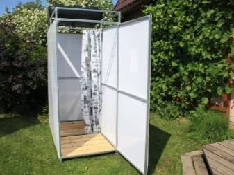 Douche d'été en polycarbonate : instructions de conception étape par étape