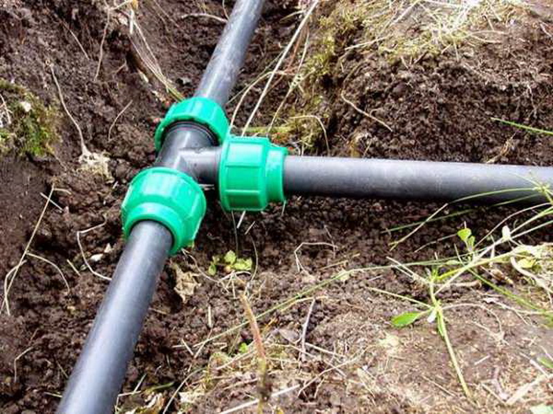 Nous choisissons un appareil de chauffage pour les tuyaux: lequel est le meilleur pour l'approvisionnement en eau et lequel est pour les égouts et le chauffage