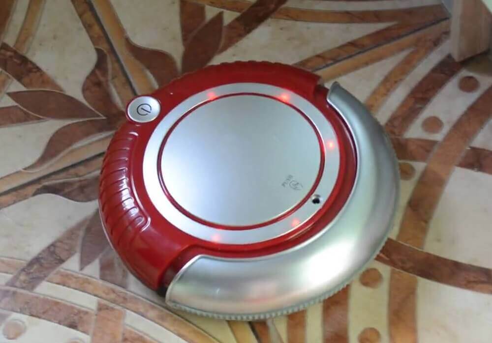 Tour d'horizon de l'aspirateur robot Oriflame : comment devenir propriétaire d'un assistant presque gratuitement