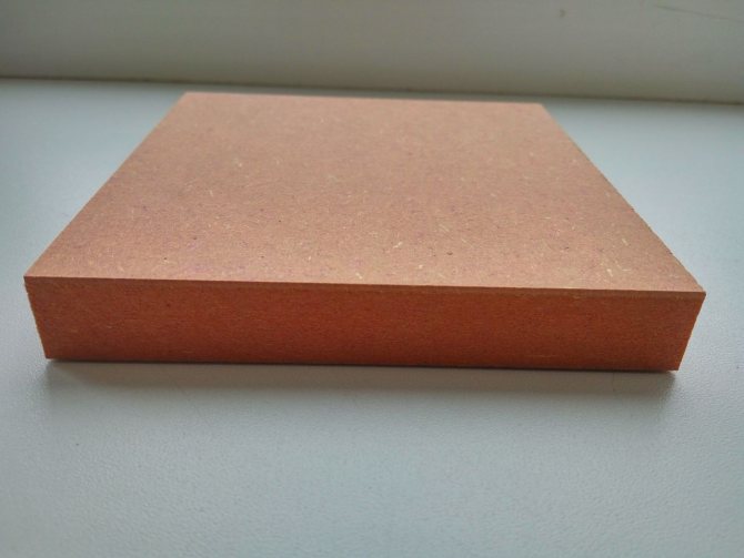 Est-il possible de suspendre un micro-ondes au-dessus d'une cuisinière à gaz: exigences de sécurité et règles d'installation de base