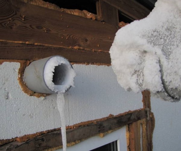 Comment faire de la ventilation dans un poulailler de vos propres mains et son schéma