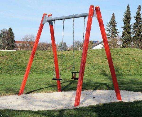 Balançoire de jardin à faire soi-même en métal: options maison populaires + instructions de montage