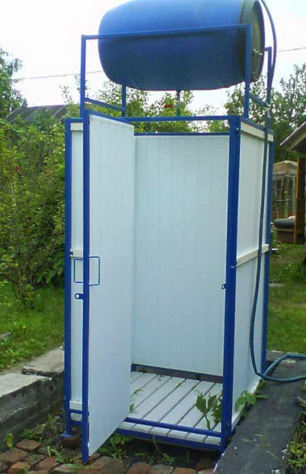 Réservoir pour une douche d'été : conseils pour choisir un modèle fini + comment construire un produit fait maison