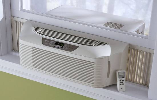 Comment installer un climatiseur dans une fenêtre en plastique : secrets technologiques et guide d'installation