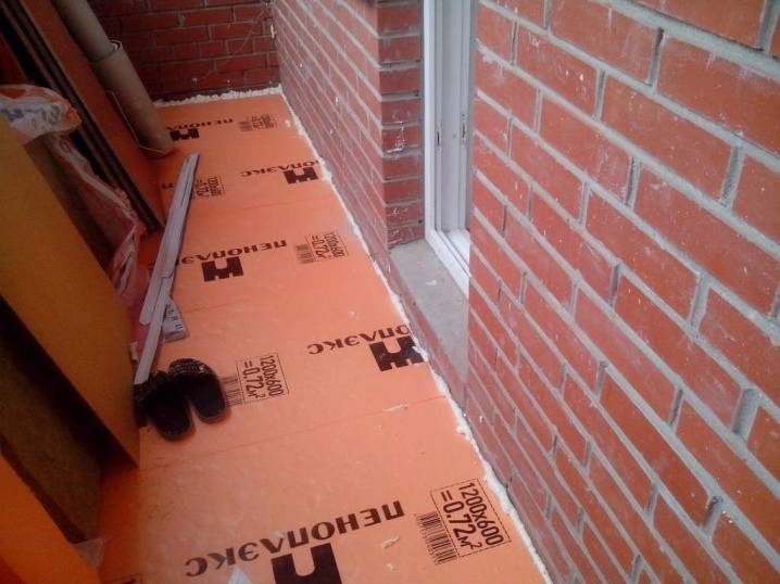 Comment faire un sol chaud sur un balcon et une loggia: choix d'un système de chauffage + instructions d'installation