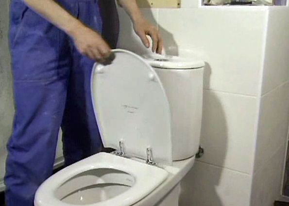 Comment remplacer une cuvette de toilettes: démonter l'ancienne et en installer une nouvelle de vos propres mains