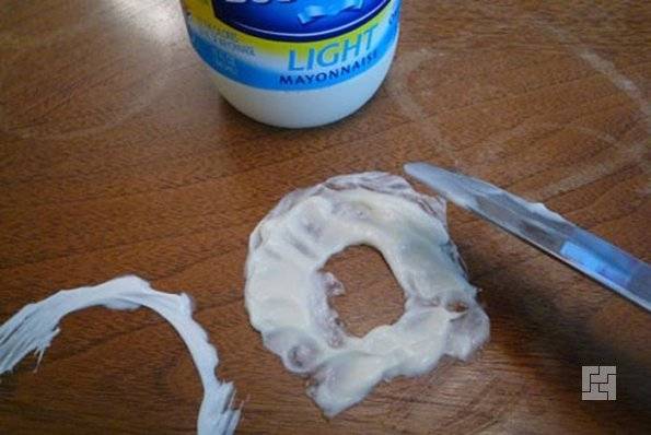 Comment les noix peuvent aider à réparer les rayures sur les meubles