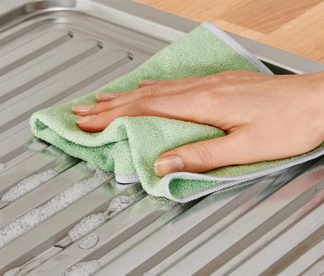 7 articles autour de la maison qu'il vaut mieux nettoyer avec un chiffon en microfibre