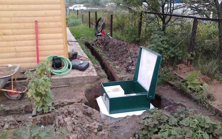 Vue d'ensemble de la fosse septique pour donner "Unilos Astra": appareil, règles d'entretien, avantages et inconvénients