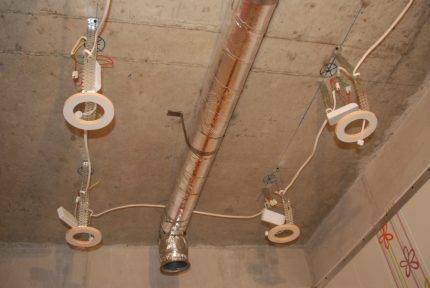 Réparation de la ventilation dans les toilettes et la salle de bain: comment identifier et réparer vous-même la hotte dans la salle de bain