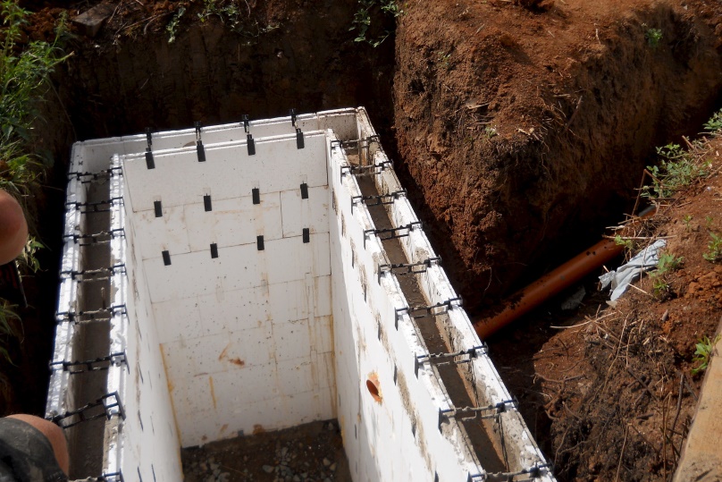 Comment faire une fosse septique en béton monolithique