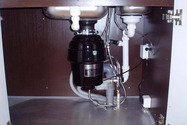 Broyeur de déchets alimentaires pour évier - aperçu de l'équipement et installation à faire soi-même