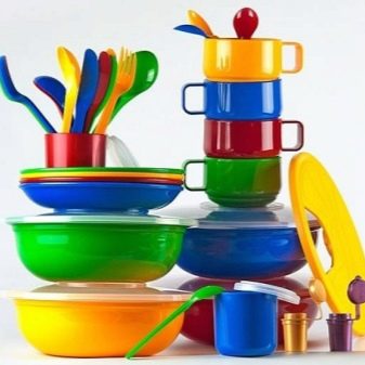 3 façons inhabituelles de nettoyer efficacement les ustensiles en cristal à bouche étroite