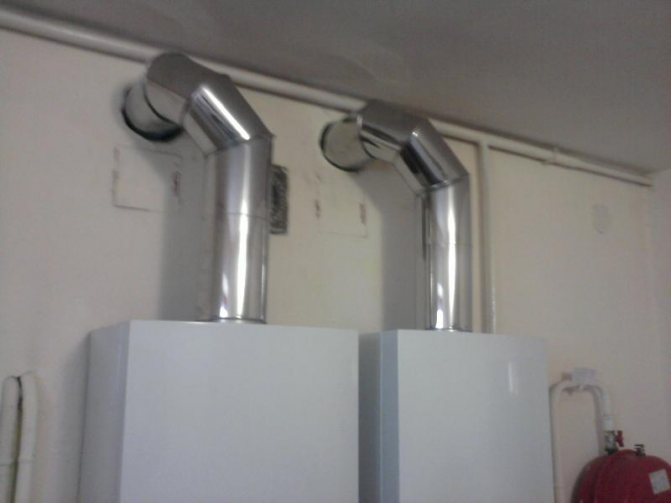 Est-il possible d'installer un adaptateur avec une section de cheminée de 120 mm et une sortie de colonne de 130 mm ?