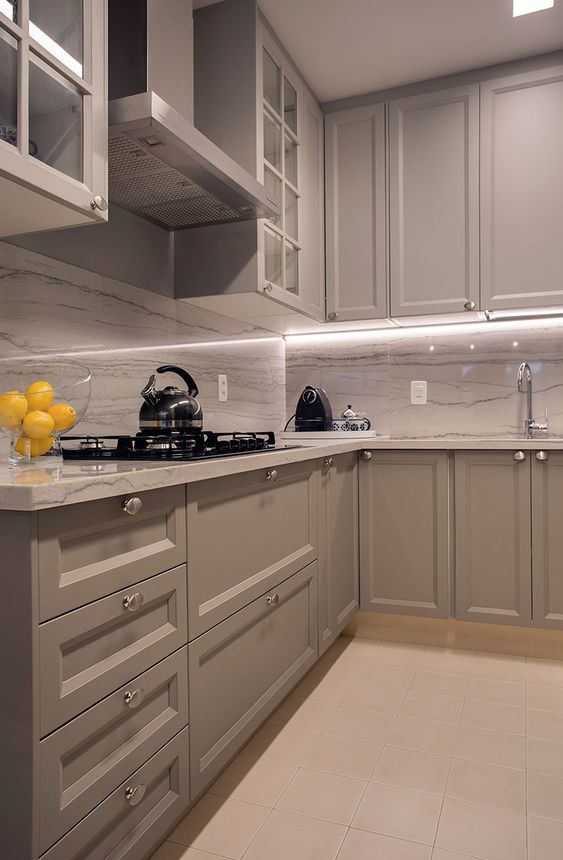 5 façons de remplir de manière rentable un coin dans une petite cuisine