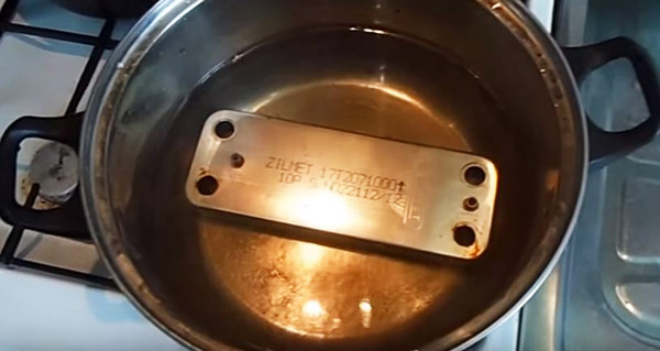 Réparation à faire soi-même d'un échangeur de chaleur de chaudière à gaz + instruction sur la réparation et le remplacement d'une pièce