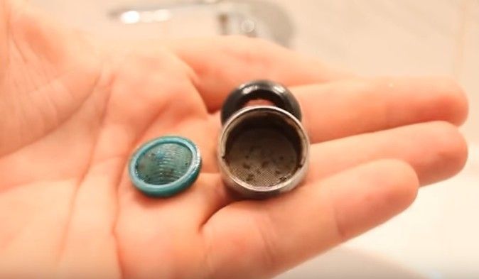 Morceaux d'argile dans la colonne montante d'eau chaude - que faire