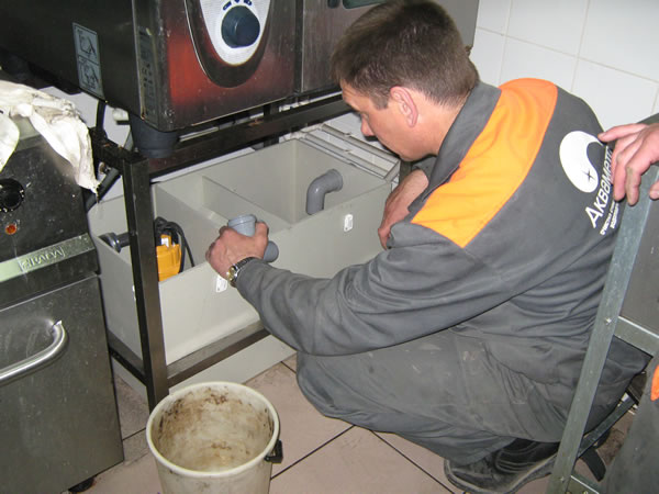 Comment nettoyer la hotte et son filtre de la graisse et de la saleté en 15 minutes