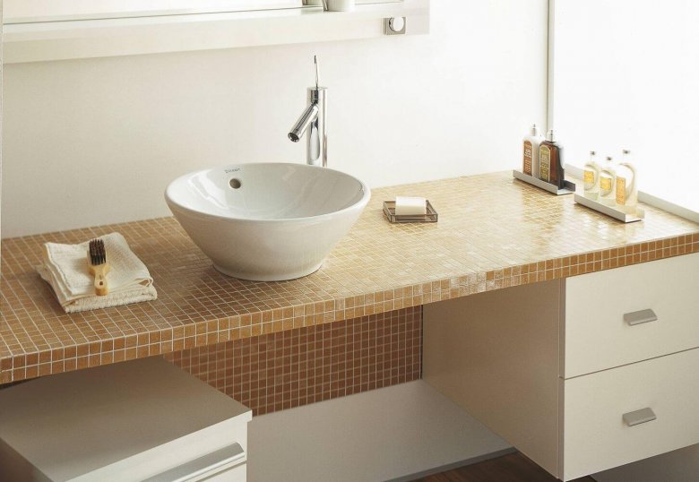 Comptoir de salle de bain sous l'évier: types, choix