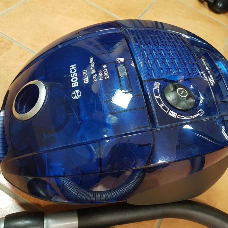 Aspirateur à sac Bosch gl-20 bgl2uc110 à usage domestique