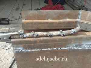 Nous fabriquons un four Buleryan de nos propres mains: une classe de maître sur la fabrication d'un poêle miracle