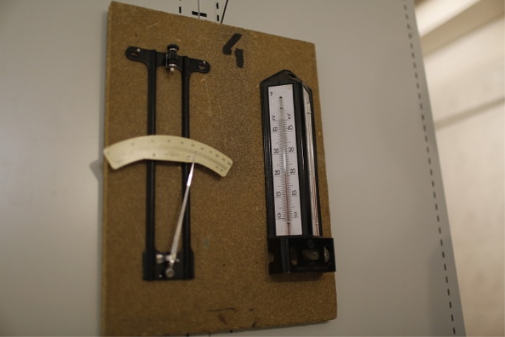 Humidimètre d'air à faire soi-même: instructions pour assembler un hygromètre