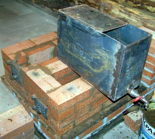 Comment construire un poêle russe: maçonnerie à faire soi-même, les meilleures commandes et schémas