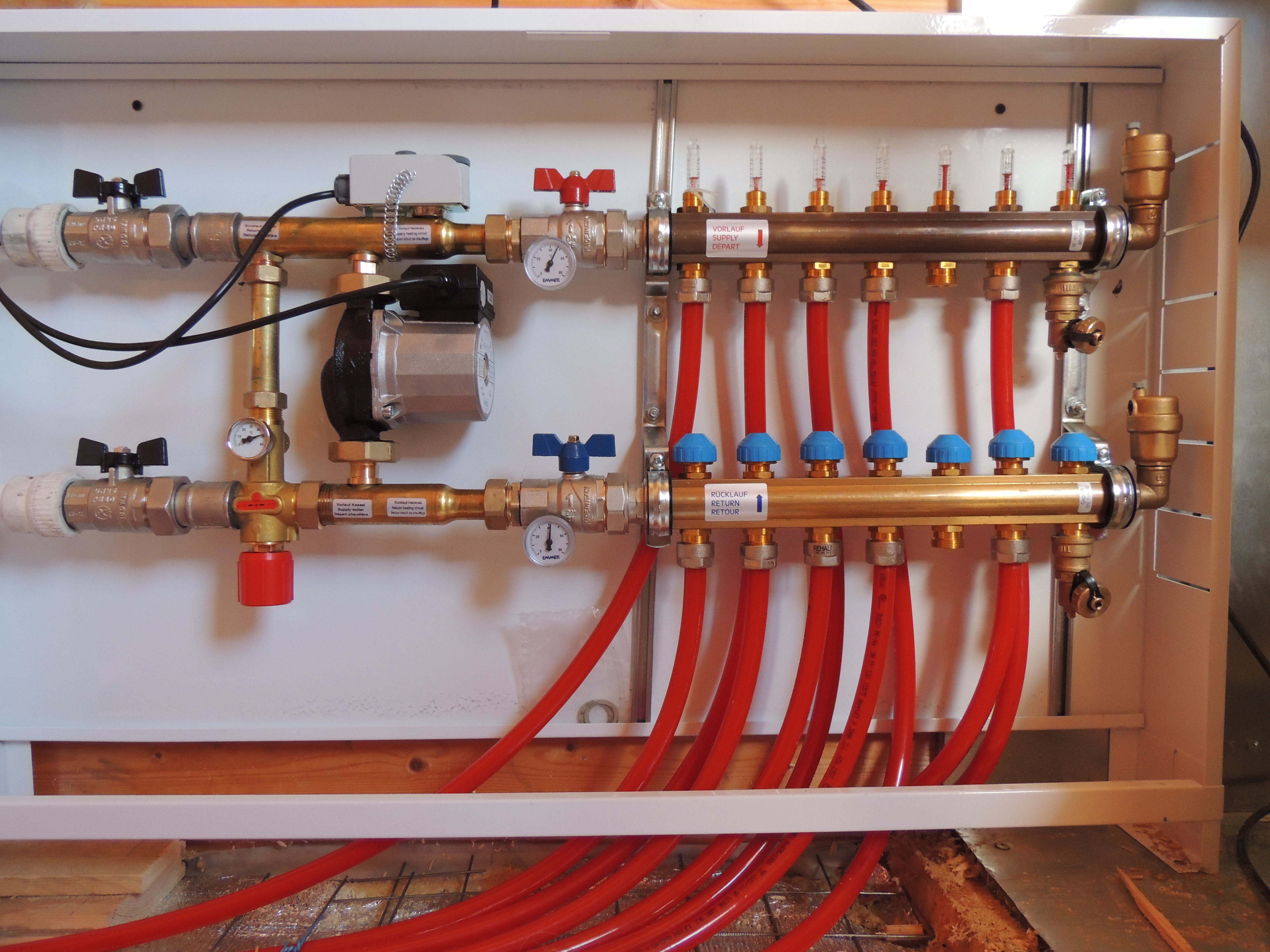 Peigne pour chauffage au sol: types, comment assembler et le faire soi-même