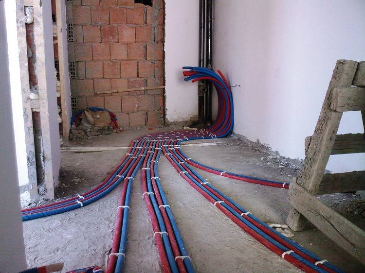 Plomberie dans une maison privée: règles de conception + examen des meilleurs schémas