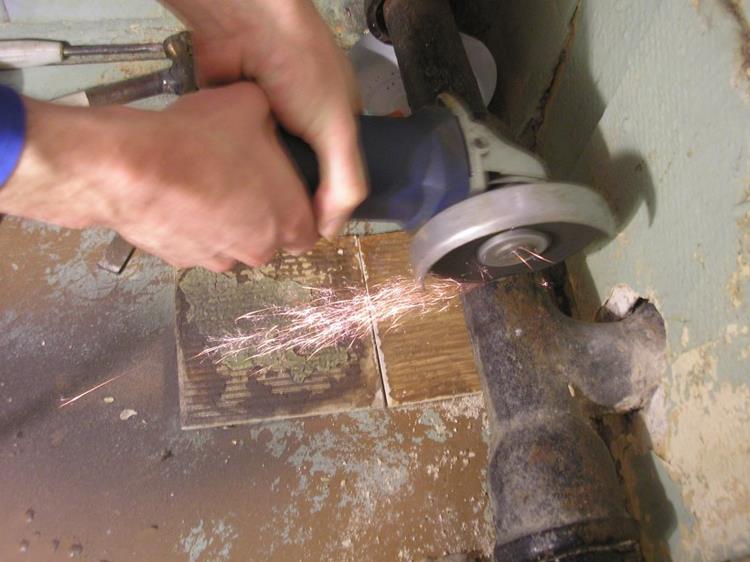 Remplacement d'un égout en fonte par un égout en plastique