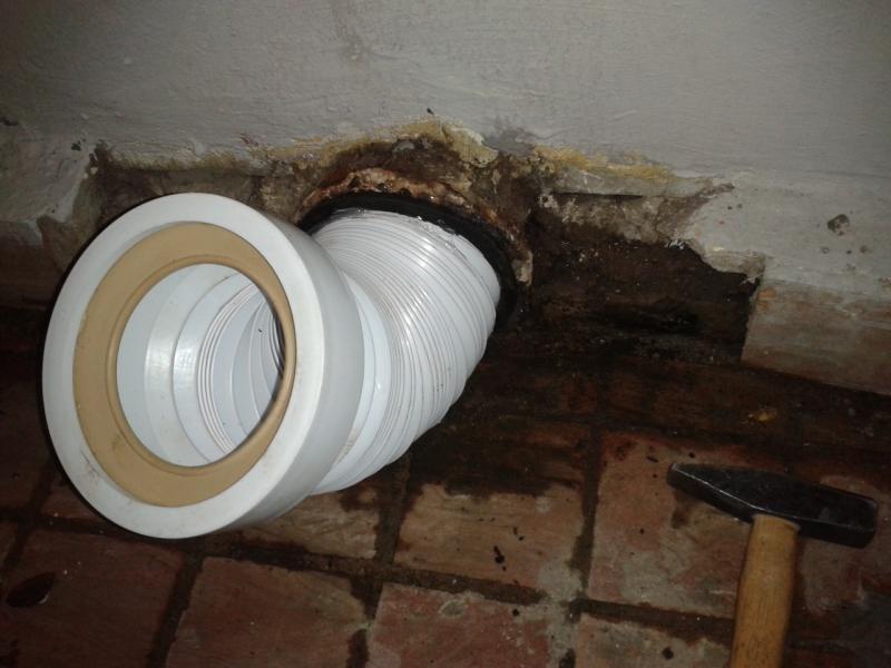 Comment raccorder les toilettes à l'égout: schémas d'installation et d'installation