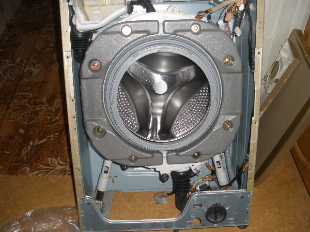 Comment démonter une machine à laver: les nuances du démontage des modèles de différentes marques