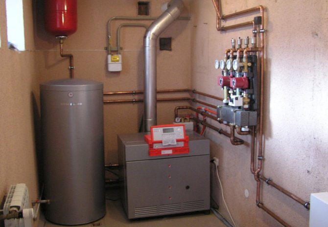 Chaudière à gaz et électrique dans un système: caractéristiques de l'assemblage d'un circuit parallèle