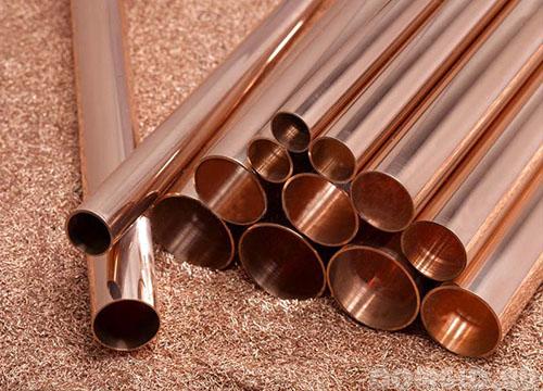 Aménager un puits dans le pays de vos propres mains: instructions étape par étape + conseils d'artisans expérimentés