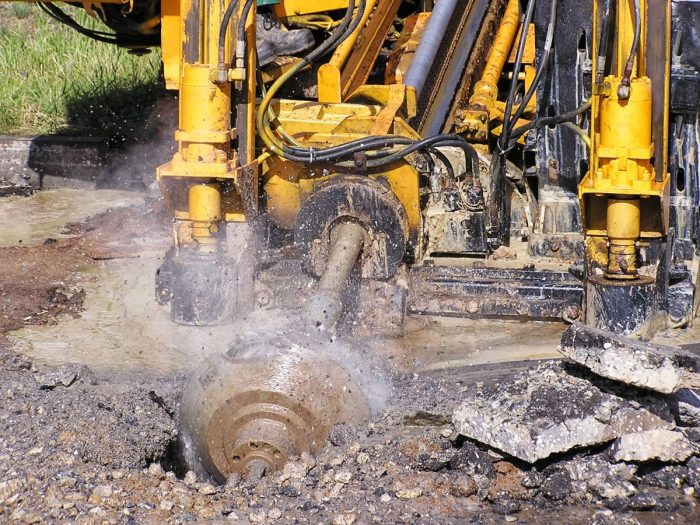 Comment les tuyaux sont posés à l'aide de la méthode de perforation: règles techniques et conseils d'experts