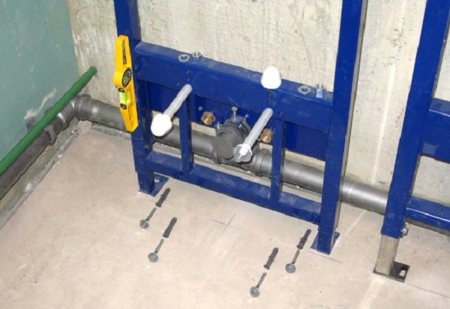 Installer un bidet de vos propres mains: les spécificités de l'installation et de la connexion aux communications